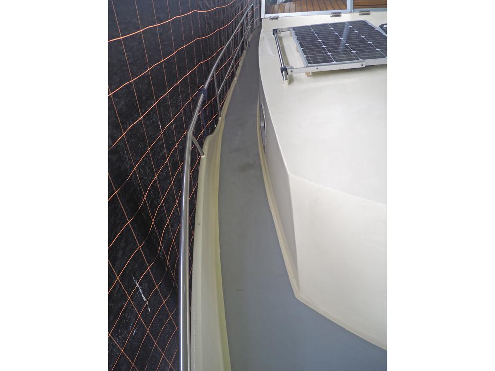  Deck equipment